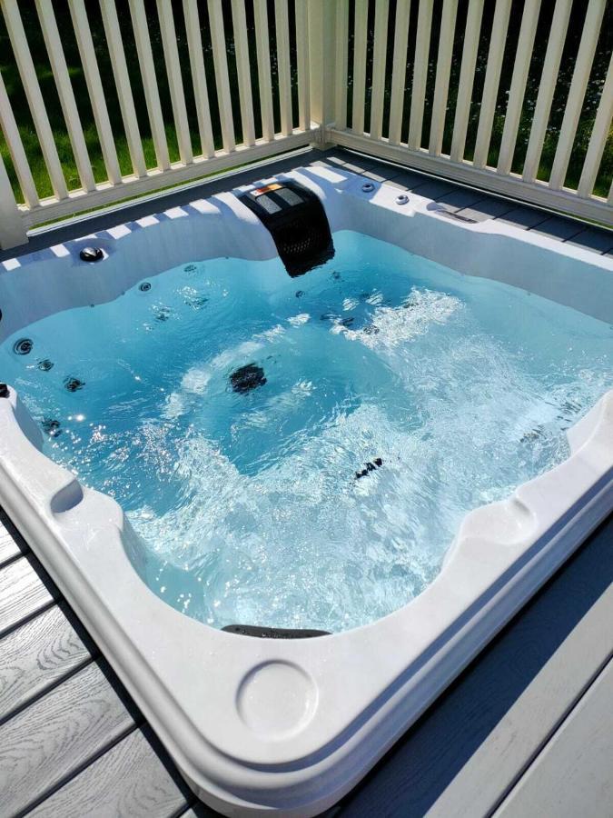 Barakah Lodge With Hot Tub York Kültér fotó